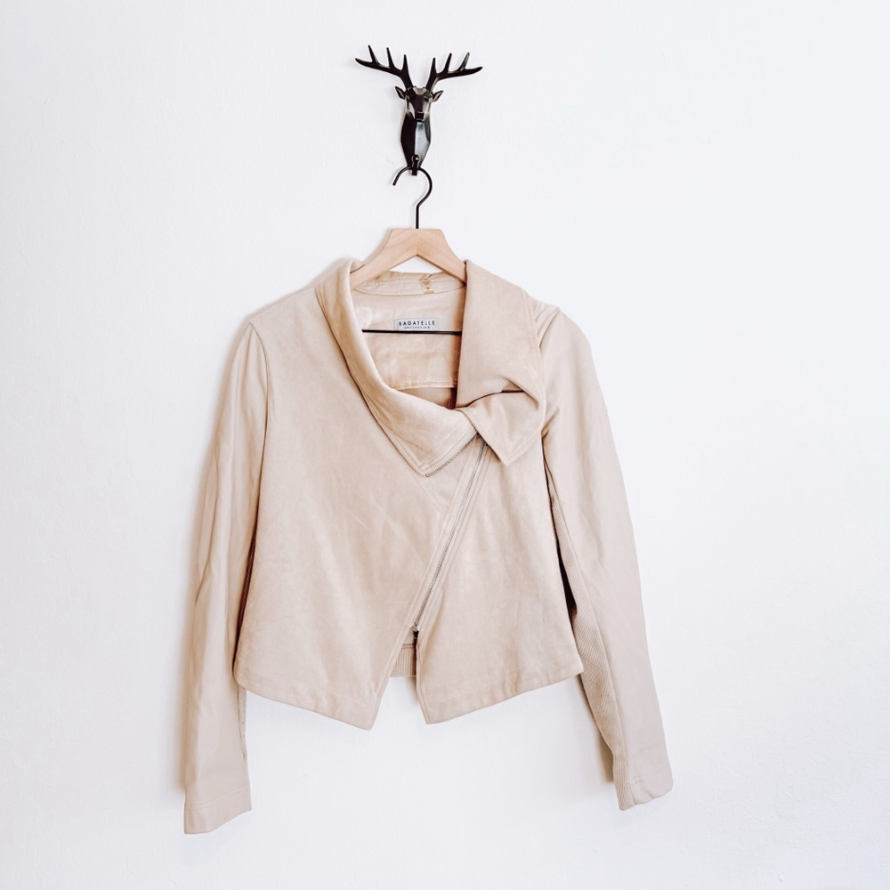 Bagatelle Women's Beige Angle Zip Jacket Size 2